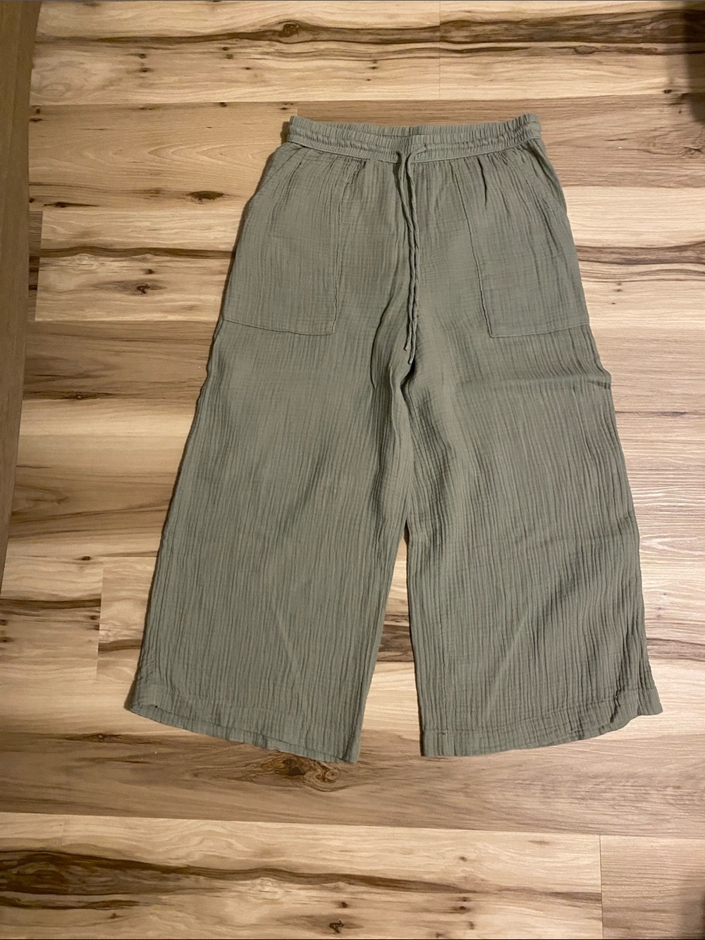 Universal Thread Olive-Green Cropped Wide-Leg Pants
